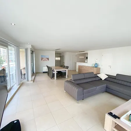 In Nieuwpoort-bad Near *