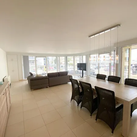 In Nieuwpoort-bad Near