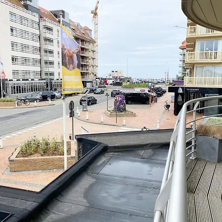 In Nieuwpoort-bad Near *